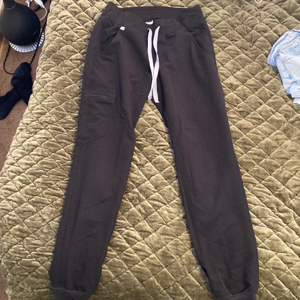Figs women’s scrub pants
